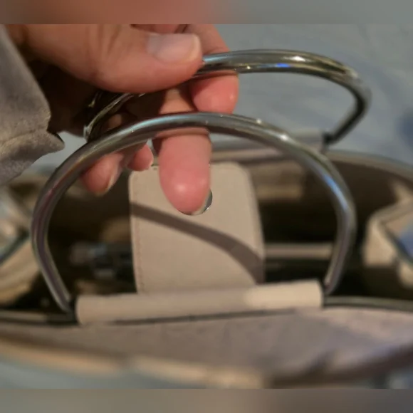 Guess Medium Satchel Purse - Picture 7 of 11